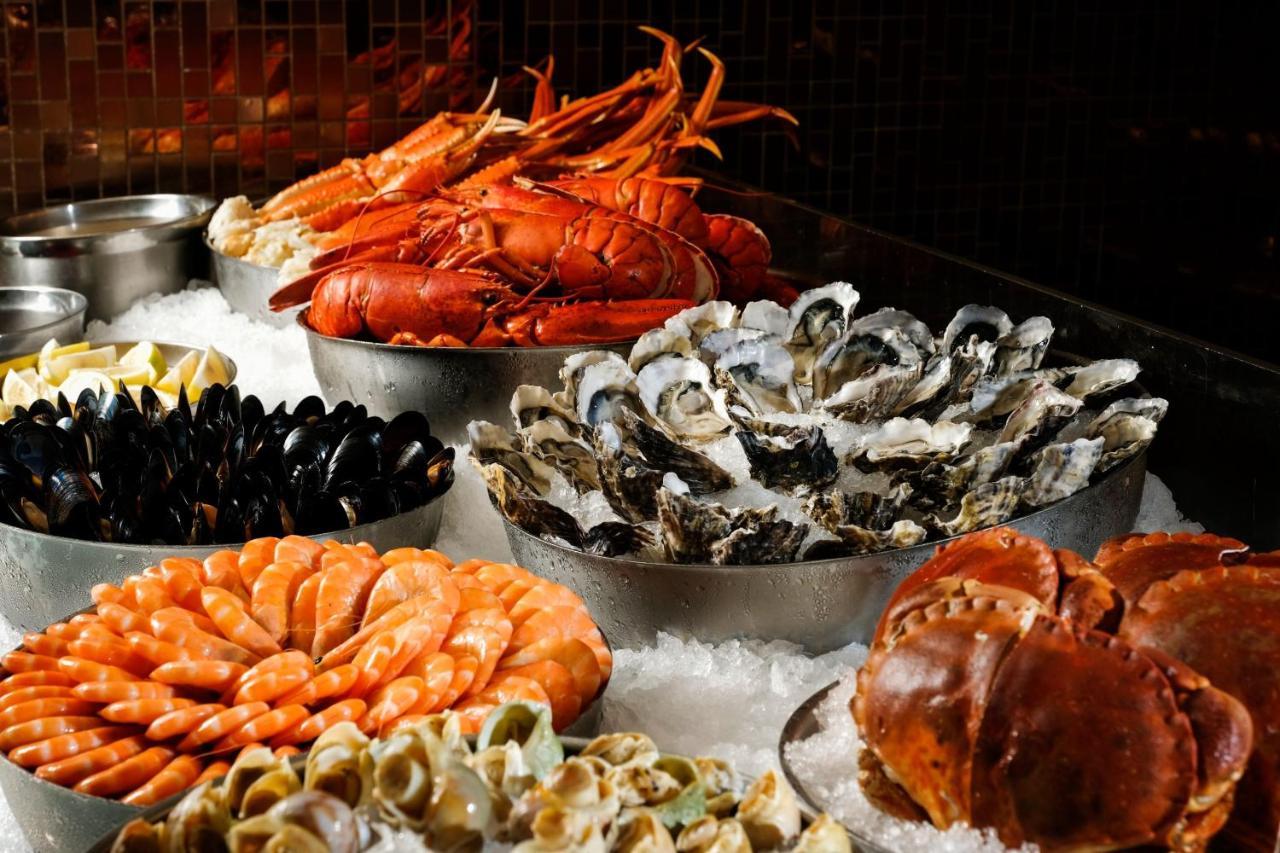 Hong Kong Skycity Marriott Hotel Kültér fotó Seafood on ice