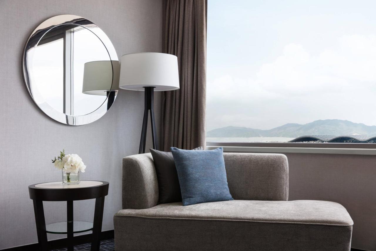 Hong Kong Skycity Marriott Hotel Kültér fotó A room at The Mira Hong Kong