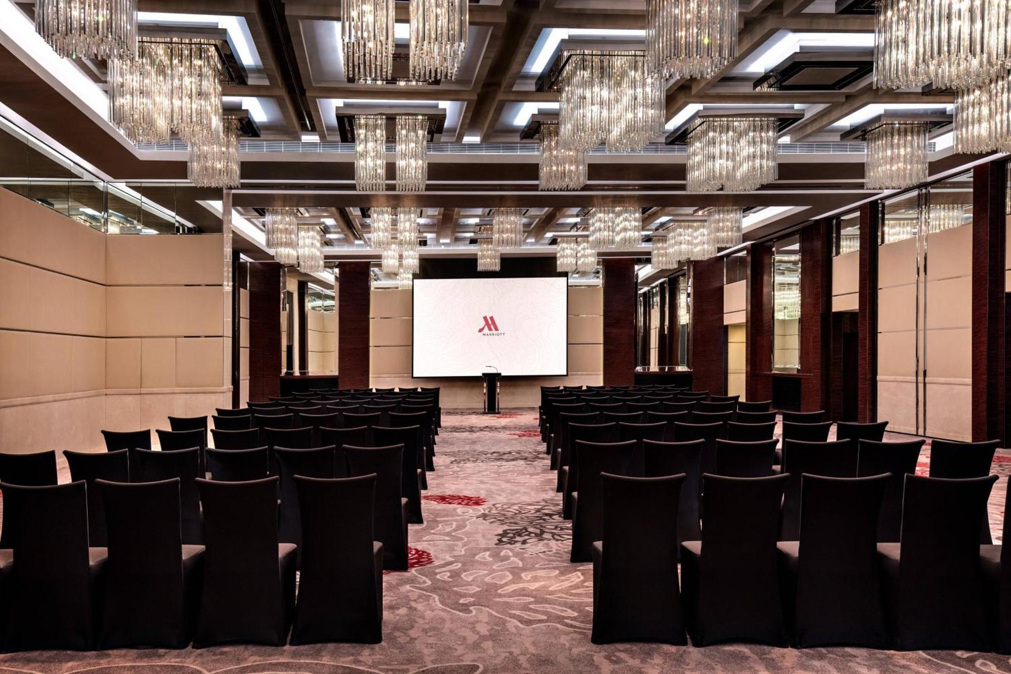 Hong Kong Skycity Marriott Hotel Kültér fotó The Grand Ballroom